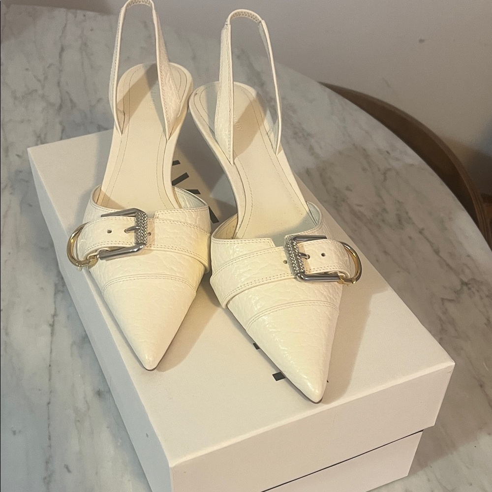 Givenchy White Box with Black Logo - Picture 16 of 16